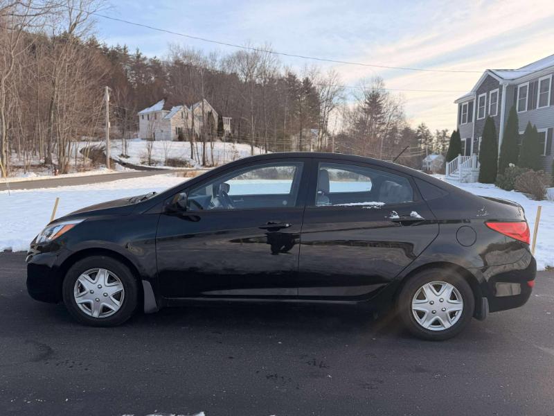 Hyundai Accent SE 4-Door 6A 2016