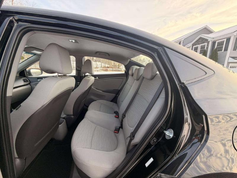 Hyundai Accent SE 4-Door 6A 2016