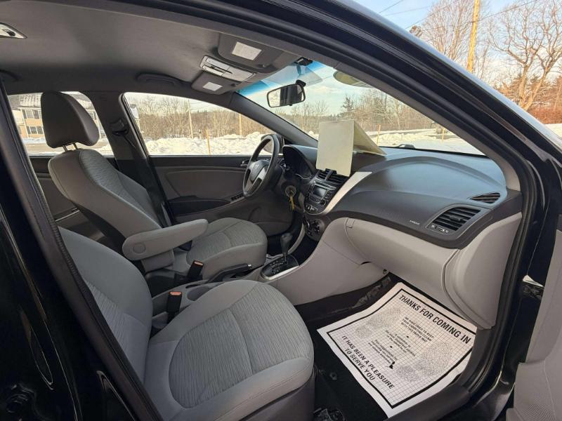 Hyundai Accent SE 4-Door 6A 2016