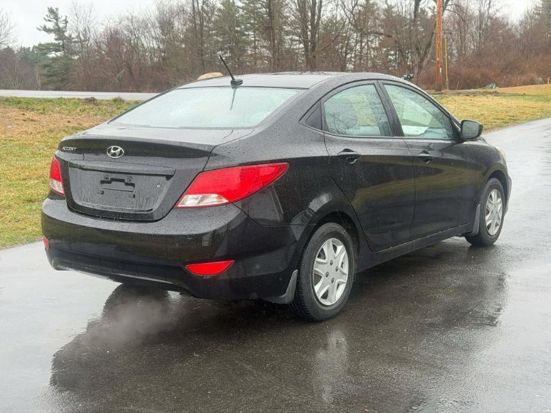 Hyundai Accent SE 4-Door 6A 2016