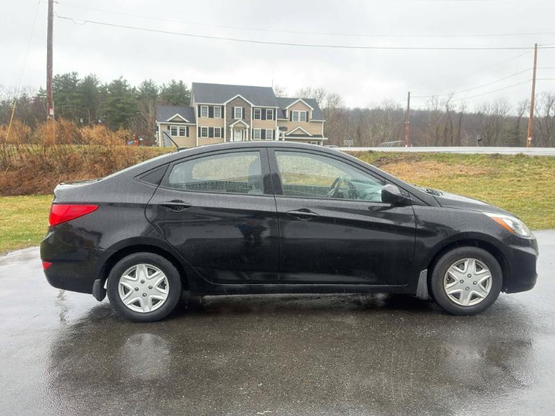Hyundai Accent SE 4-Door 6A 2016