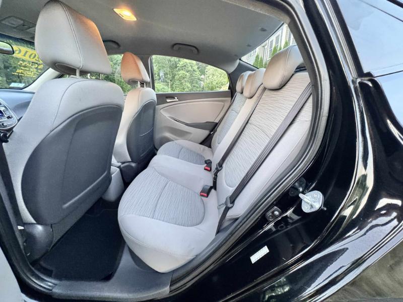 Hyundai Accent SE 4-Door 6A 2016