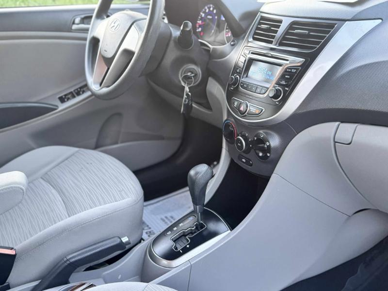 Hyundai Accent SE 4-Door 6A 2016
