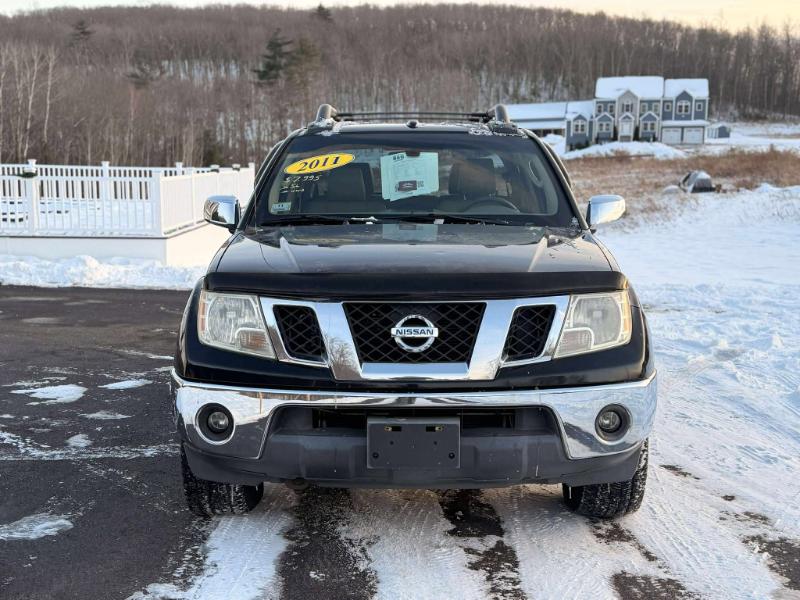 Nissan Frontier SL Crew Cab 4WD 2011