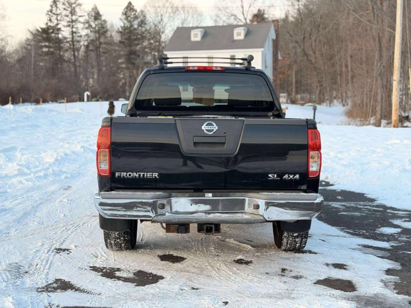 Nissan Frontier SL Crew Cab 4WD 2011