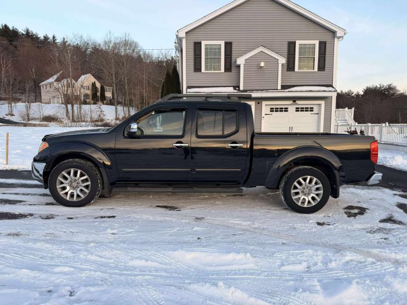 Nissan Frontier SL Crew Cab 4WD 2011