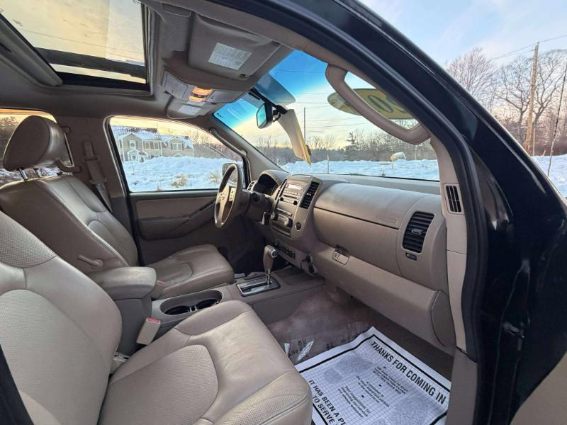 Nissan Frontier SL Crew Cab 4WD 2011