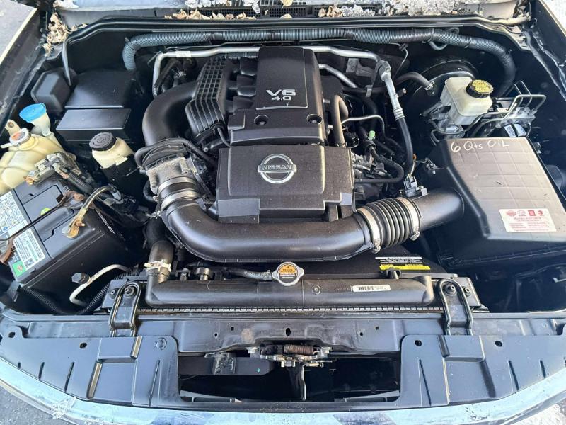 Nissan Frontier SL Crew Cab 4WD 2011