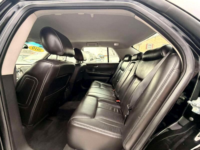 Cadillac DTS V8 2010