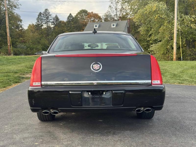 Cadillac DTS V8 2010