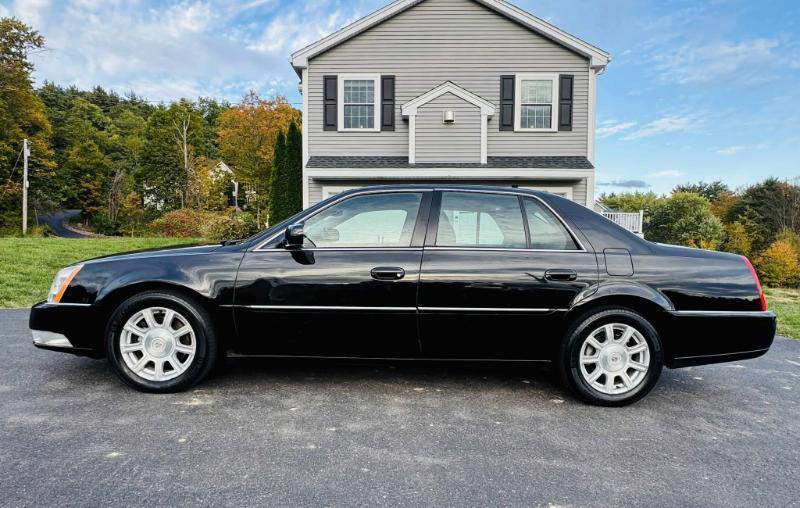 Cadillac DTS V8 2010