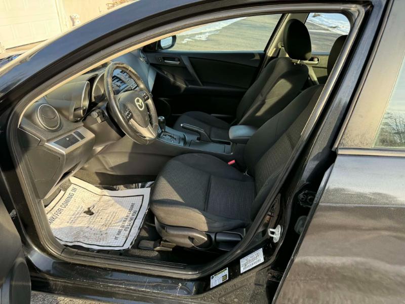 Mazda MAZDA3 i Touring 4-door 2012