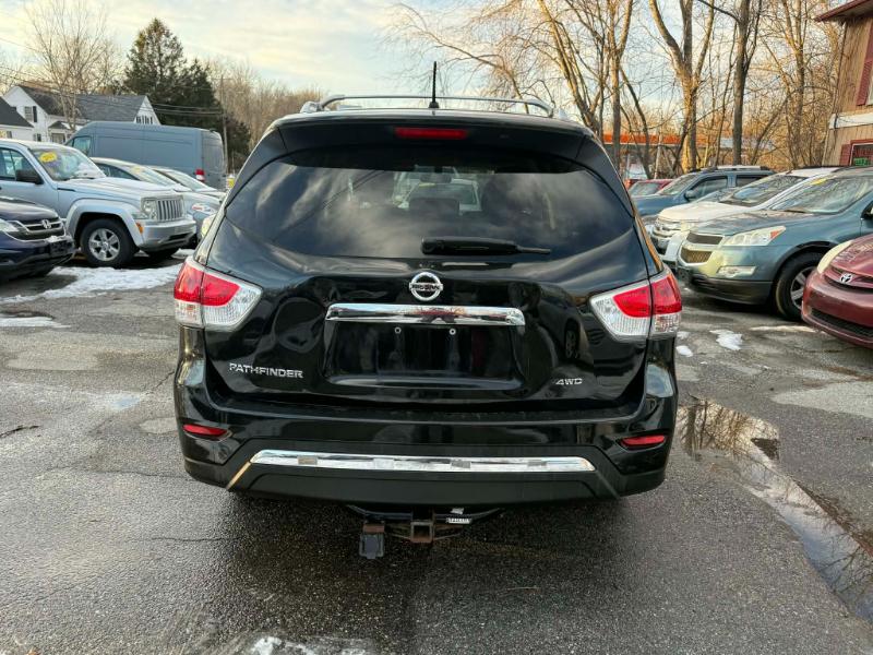 Nissan Pathfinder SV 4WD 2015