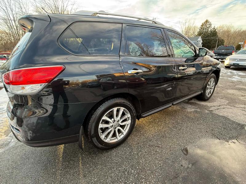 Nissan Pathfinder SV 4WD 2015