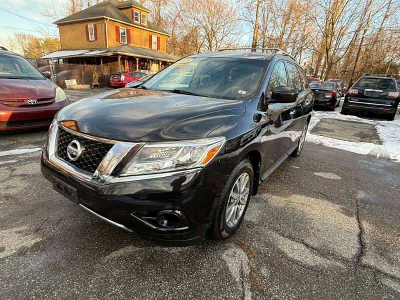 Nissan Pathfinder SV 4WD 2015