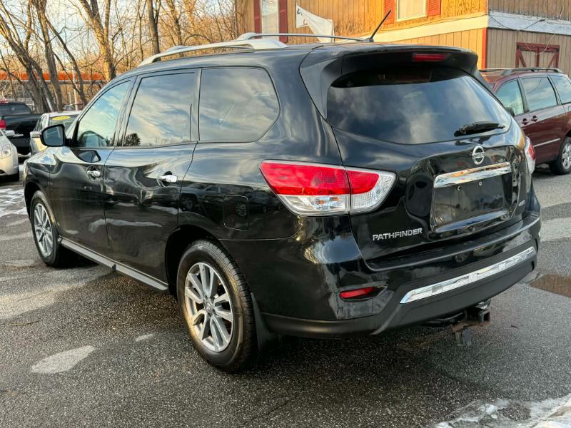 Nissan Pathfinder SV 4WD 2015