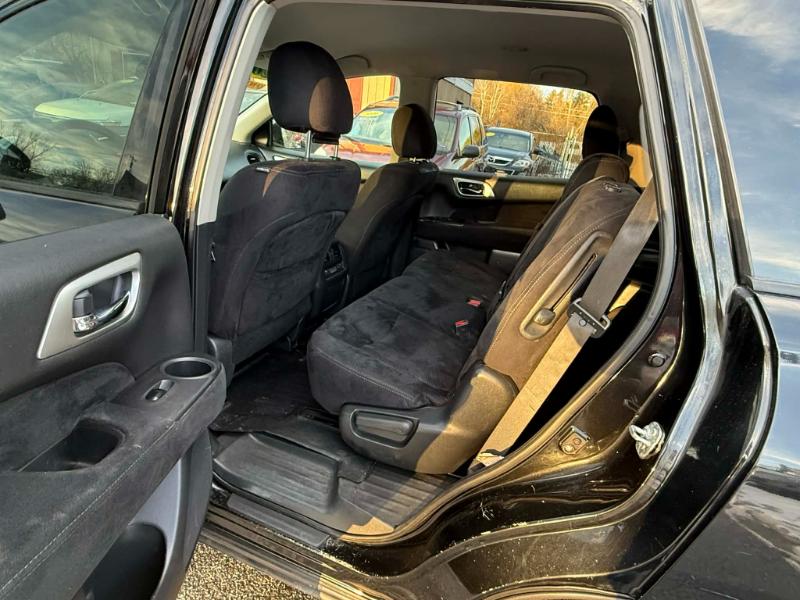 Nissan Pathfinder SV 4WD 2015