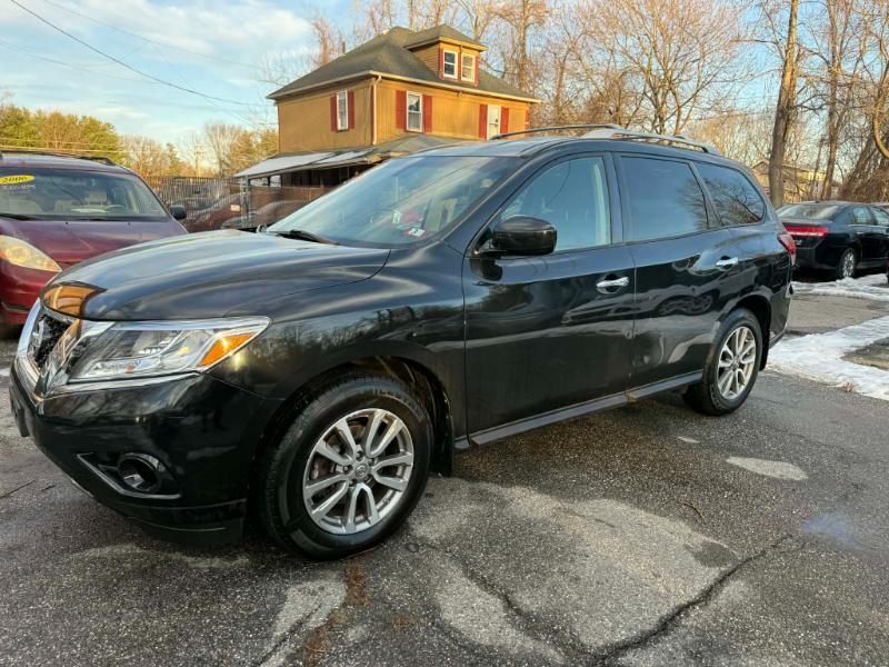 Nissan Pathfinder SV 4WD 2015