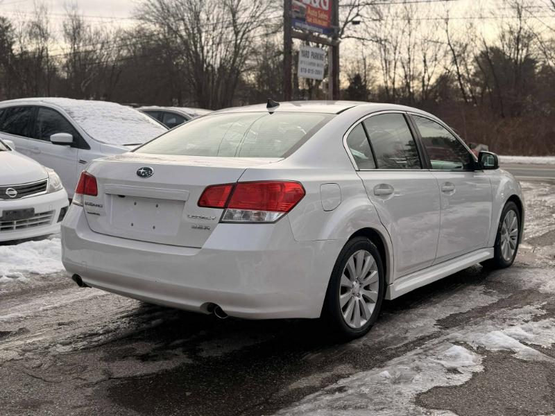 Subaru Legacy 3.6R Limited 2011