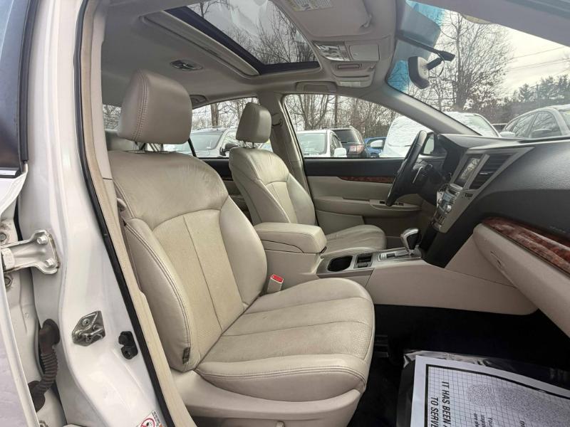 Subaru Legacy 3.6R Limited 2011