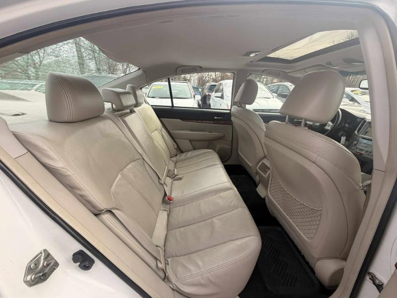 Subaru Legacy 3.6R Limited 2011