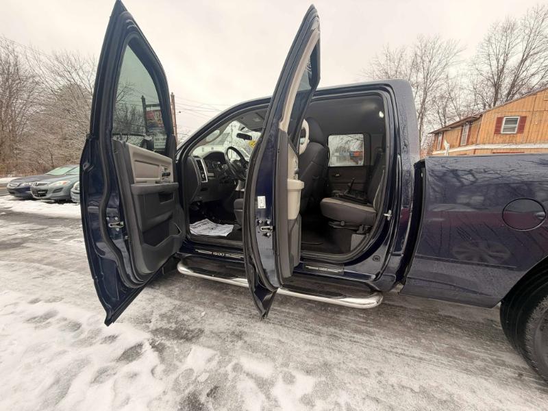 RAM 1500 SLT Quad Cab 4WD 2012