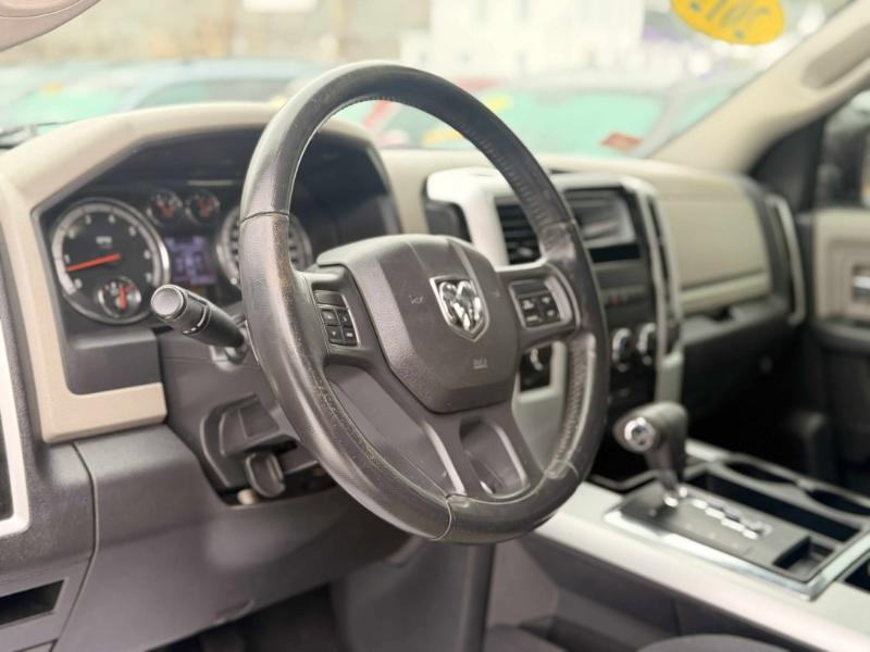 RAM 1500 SLT Quad Cab 4WD 2012