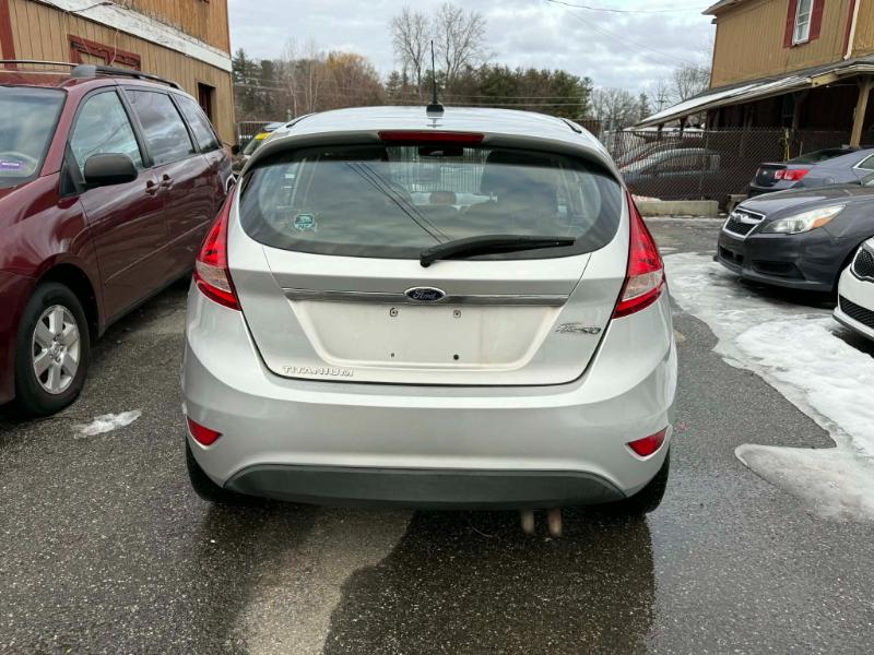 Ford Fiesta Titanium Hatchback 2013