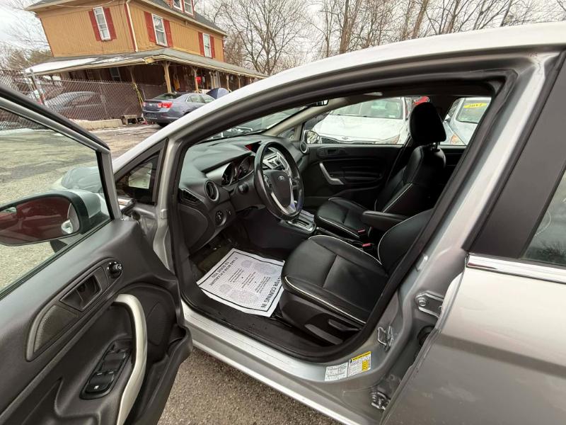 Ford Fiesta Titanium Hatchback 2013