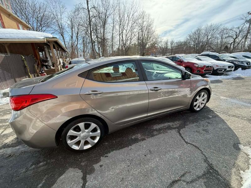 Hyundai Elantra Limited 2012
