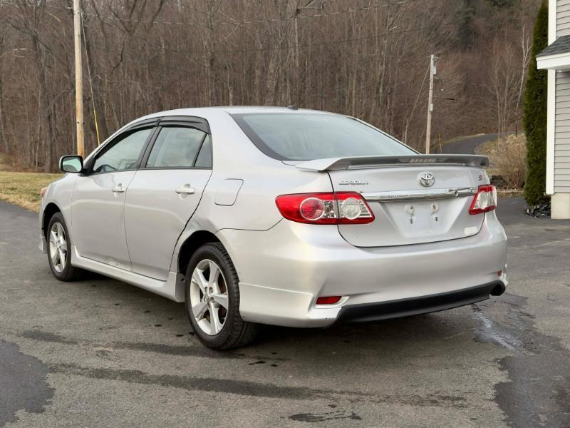 Toyota Corolla S 2011