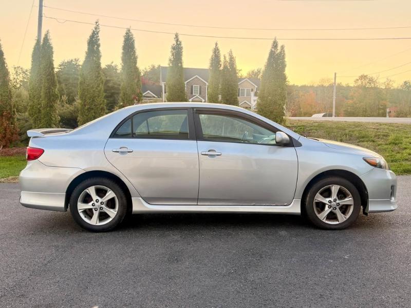 Toyota Corolla S 2011