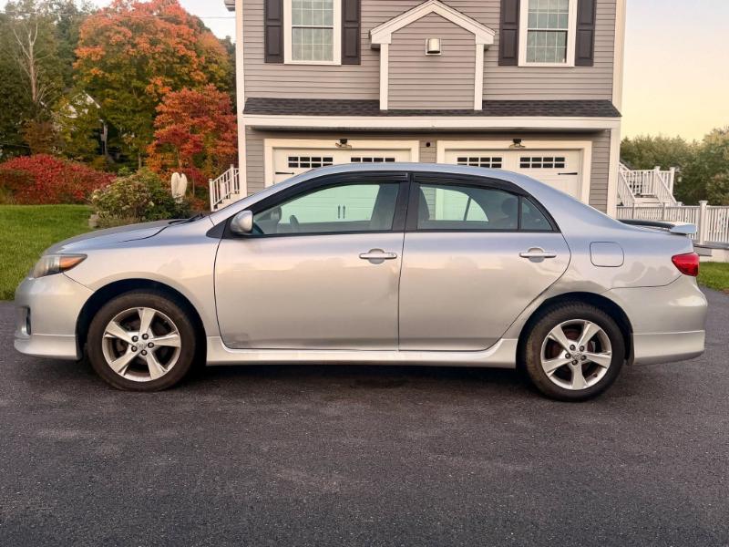 Toyota Corolla S 2011