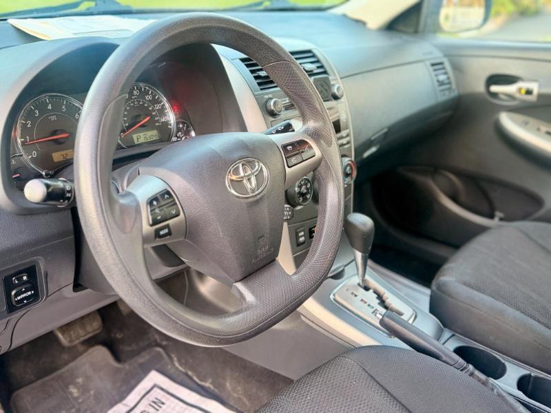 Toyota Corolla S 2011