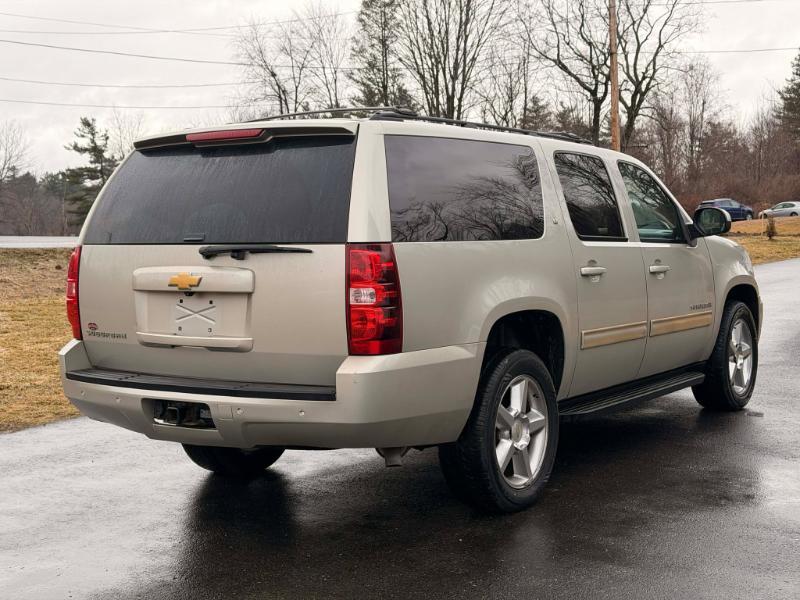 Chevrolet Suburban LT 1500 4WD 2014