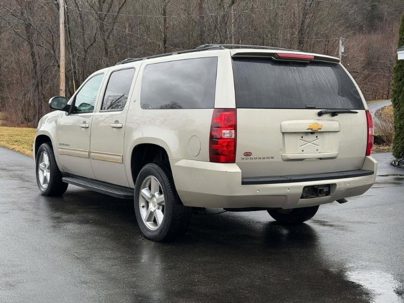 Chevrolet Suburban LT 1500 4WD 2014