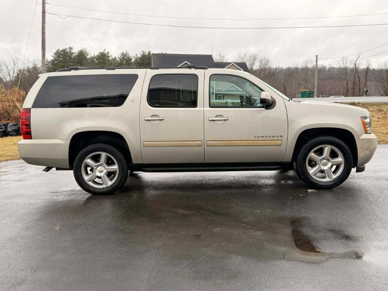 Chevrolet Suburban LT 1500 4WD 2014
