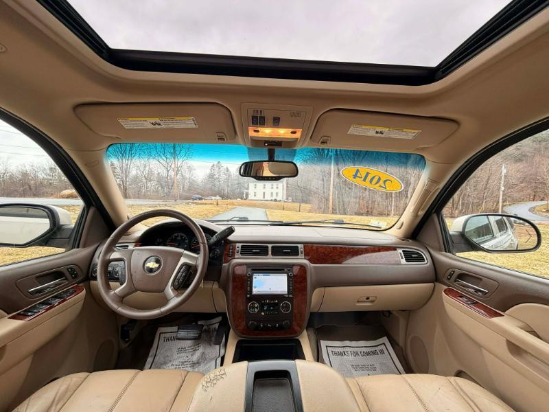 Chevrolet Suburban LT 1500 4WD 2014