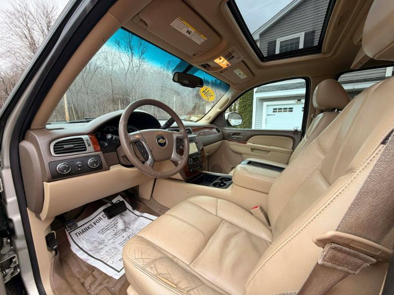 Chevrolet Suburban LT 1500 4WD 2014