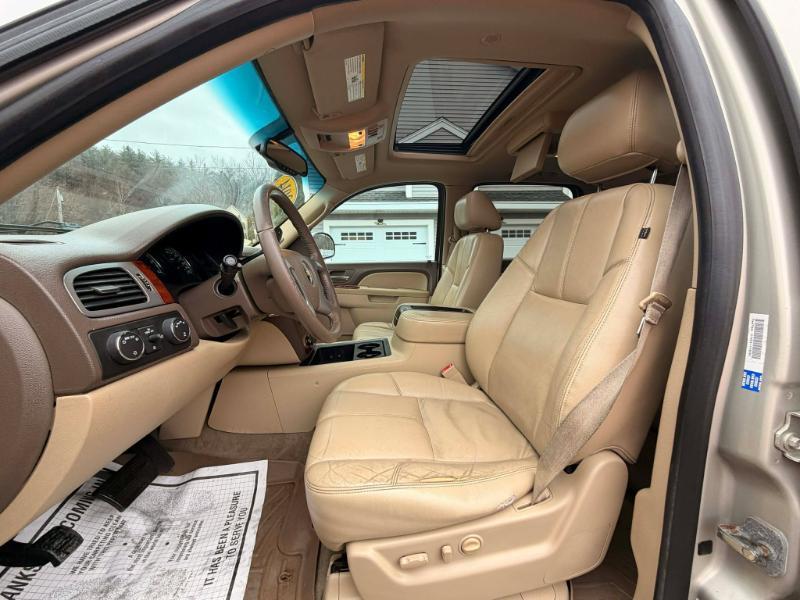 Chevrolet Suburban LT 1500 4WD 2014