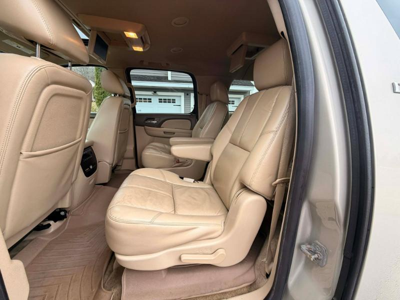 Chevrolet Suburban LT 1500 4WD 2014