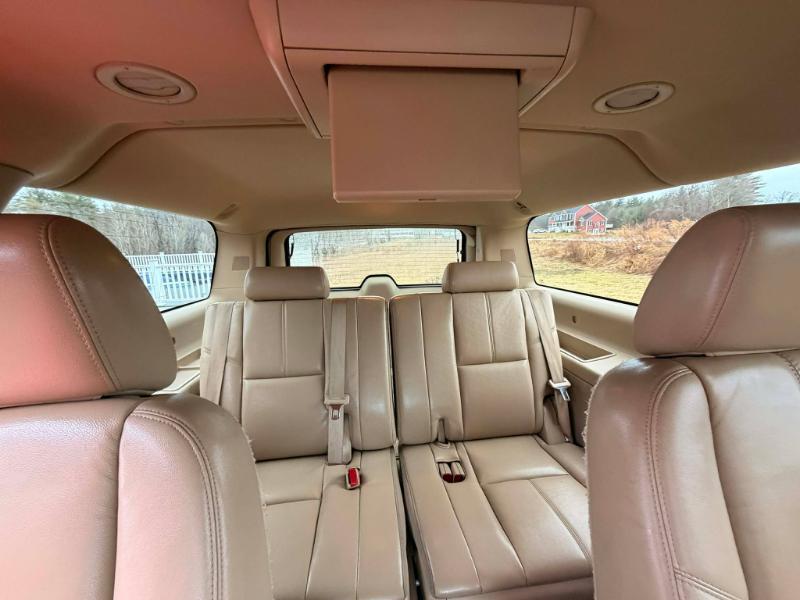 Chevrolet Suburban LT 1500 4WD 2014