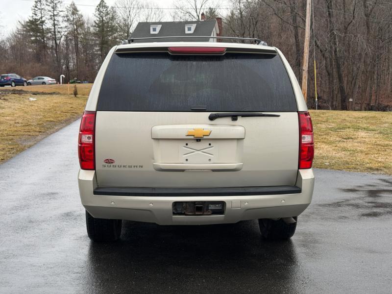 Chevrolet Suburban LT 1500 4WD 2014