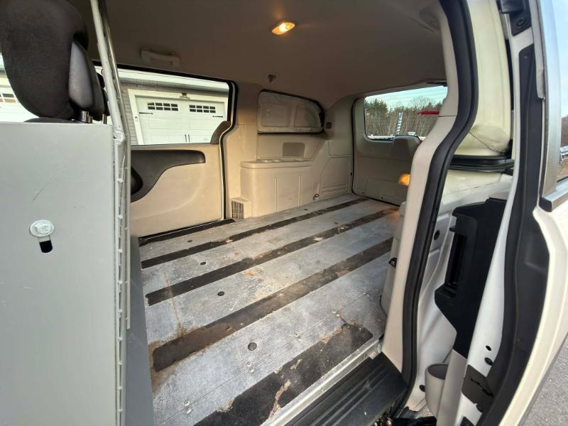 RAM Cargo Van Base 2012