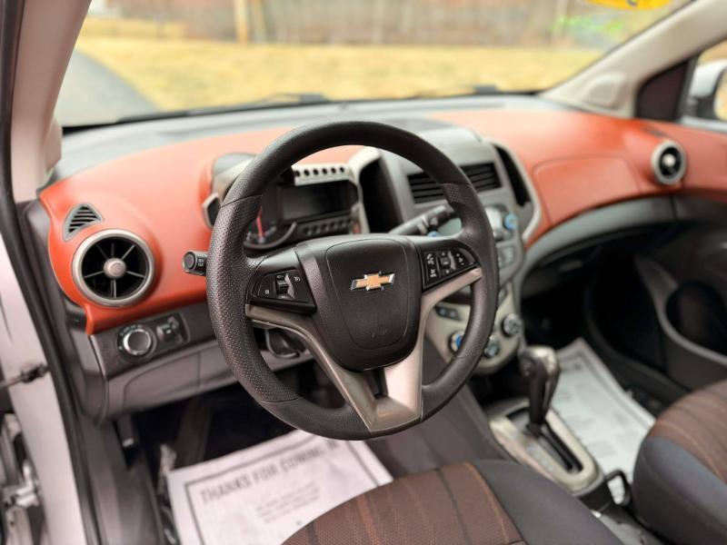 Chevrolet Sonic 2LT Sedan 2012