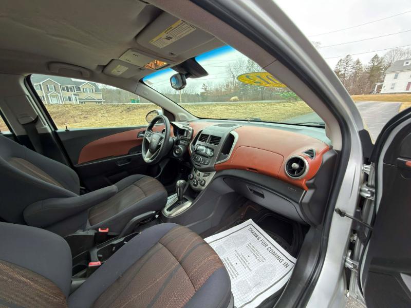 Chevrolet Sonic 2LT Sedan 2012