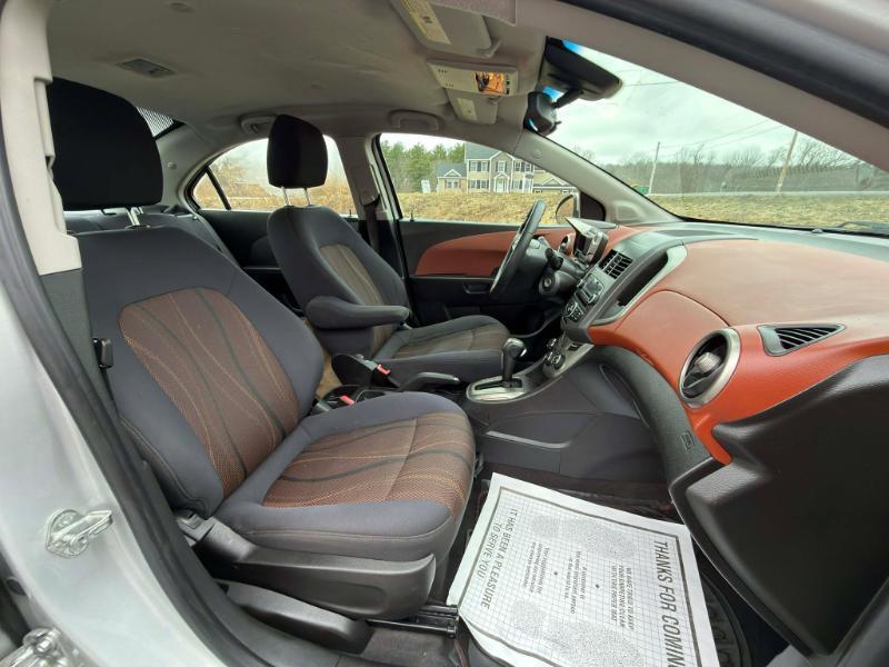 Chevrolet Sonic 2LT Sedan 2012