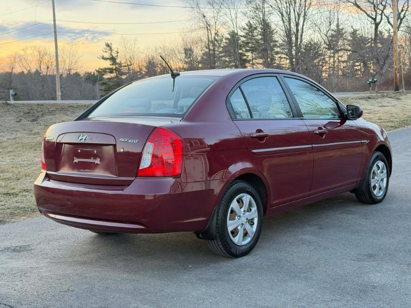 Hyundai Accent GLS 4-Door 2010