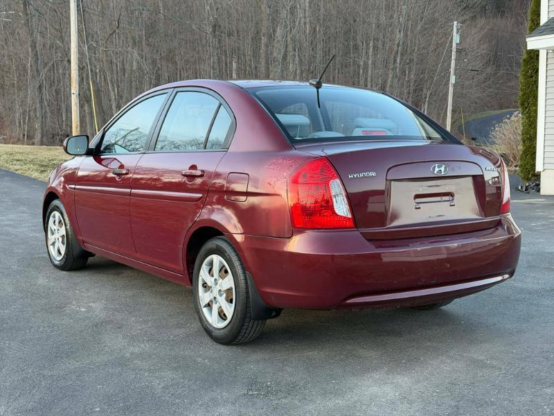 Hyundai Accent GLS 4-Door 2010