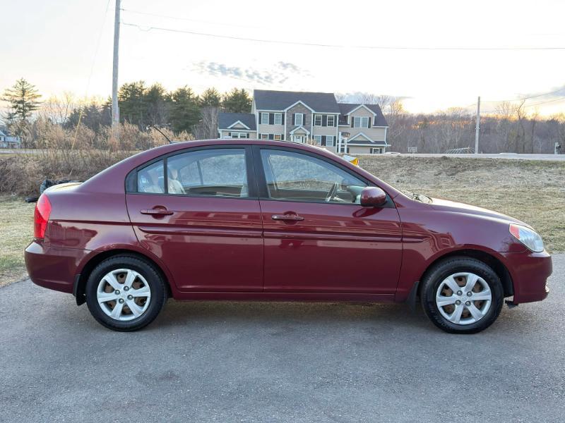 Hyundai Accent GLS 4-Door 2010